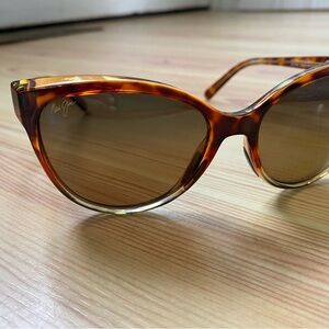 Maui Jim 537 Olu Olu Polarized Cat-Eye Sunglasses